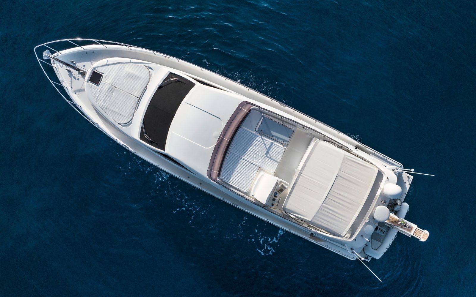 Ferretti 630 flybridge yacht charter — 19m Italian cruiser