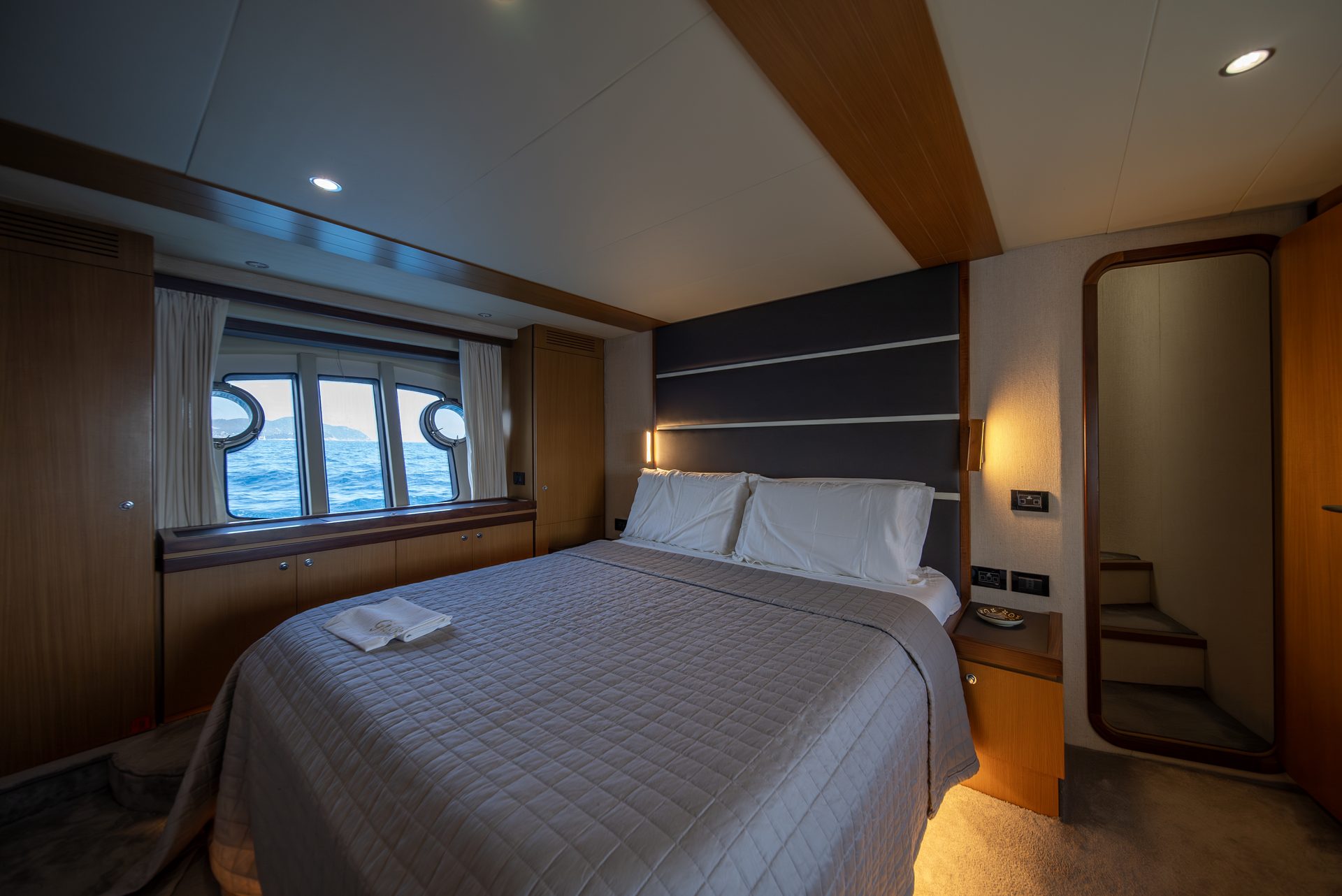 Ferretti 681