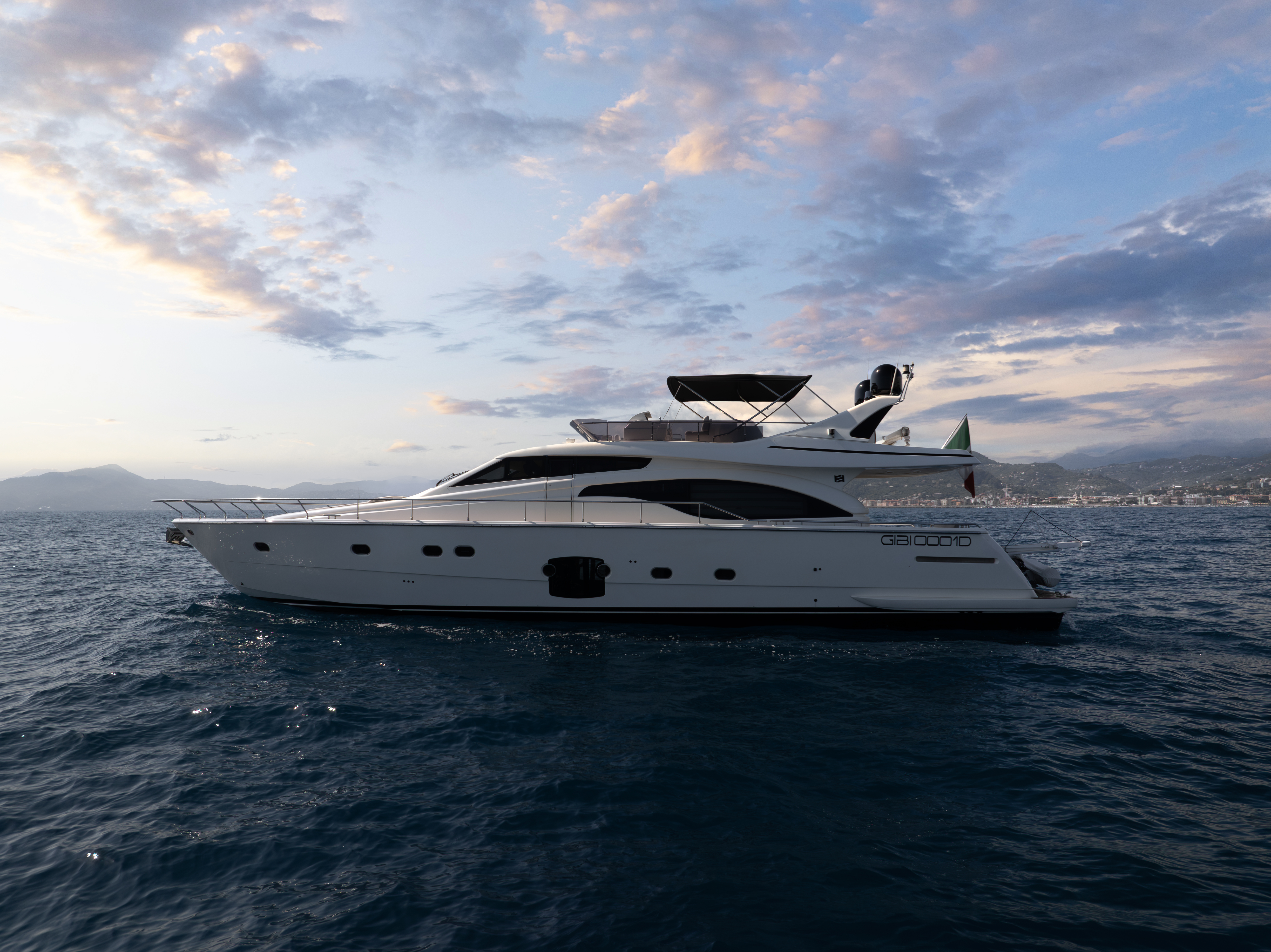Ferretti 681