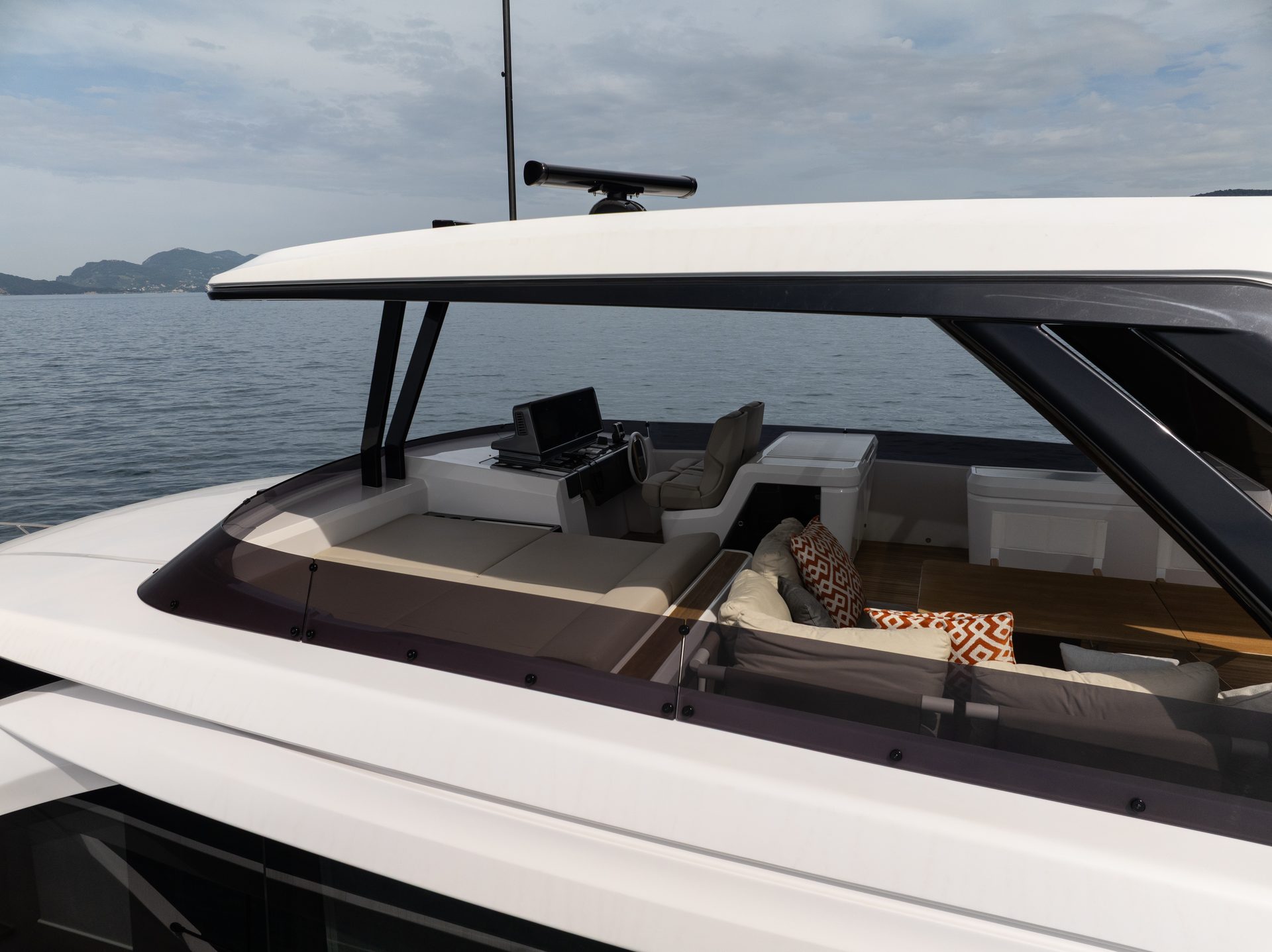 Ferretti 860