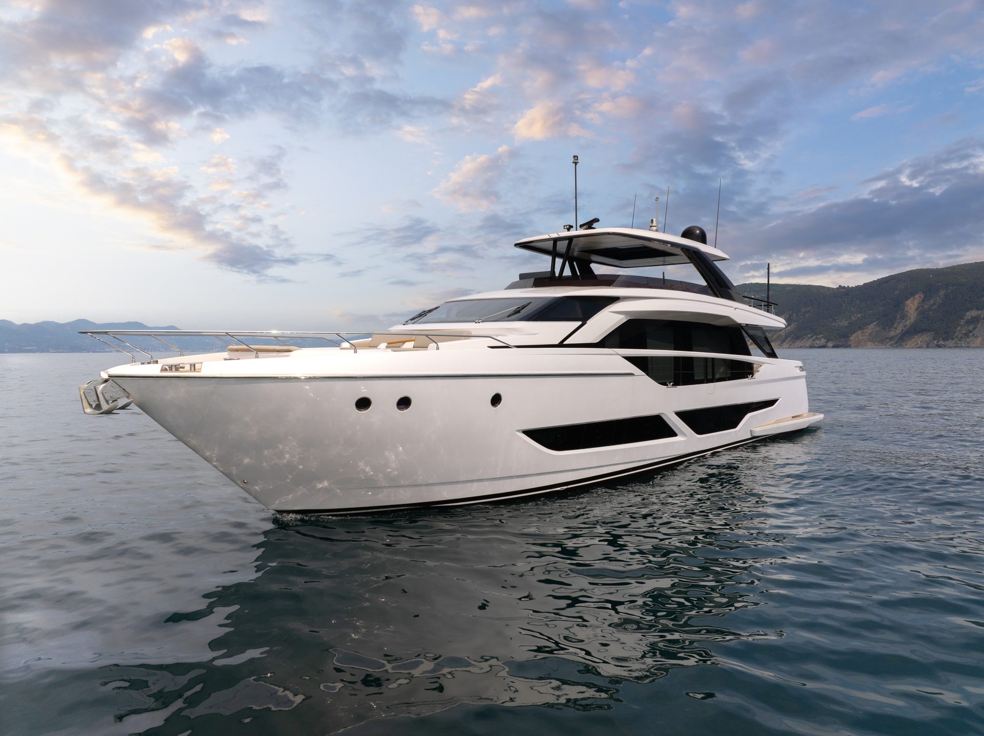 Ferretti 860