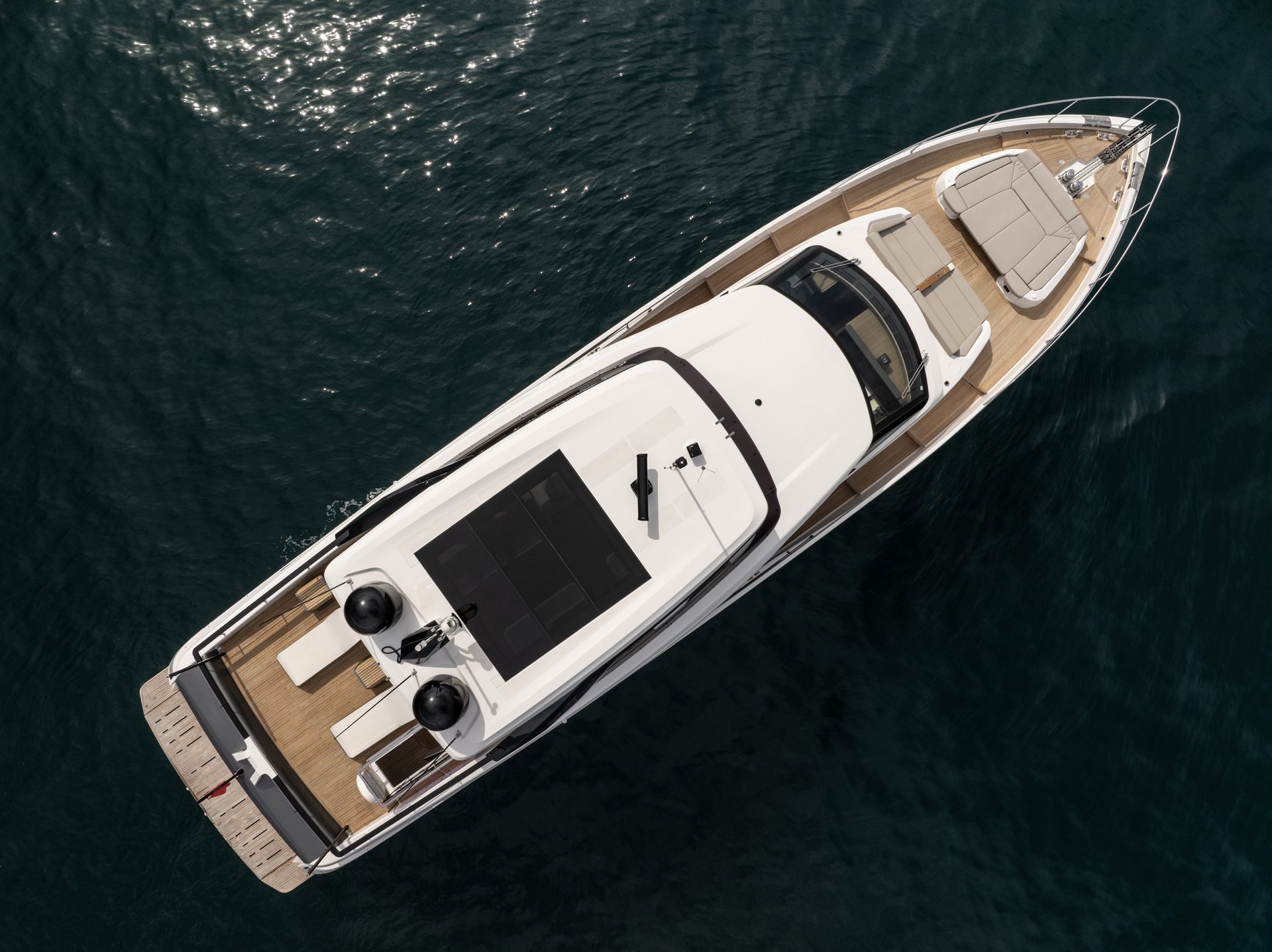 Ferretti 860