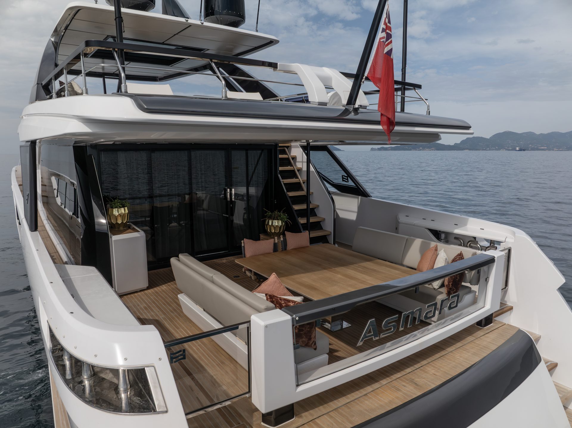 Ferretti 860
