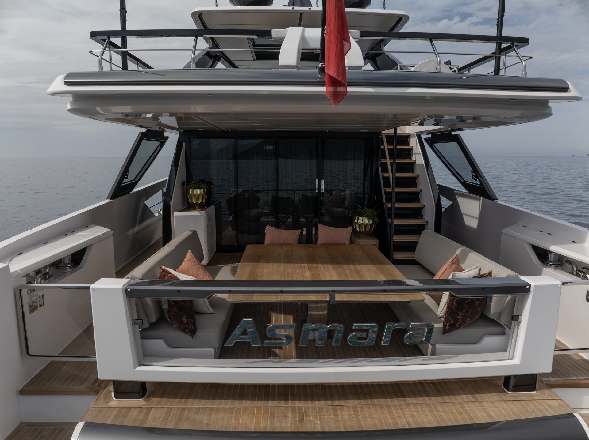 Ferretti 860