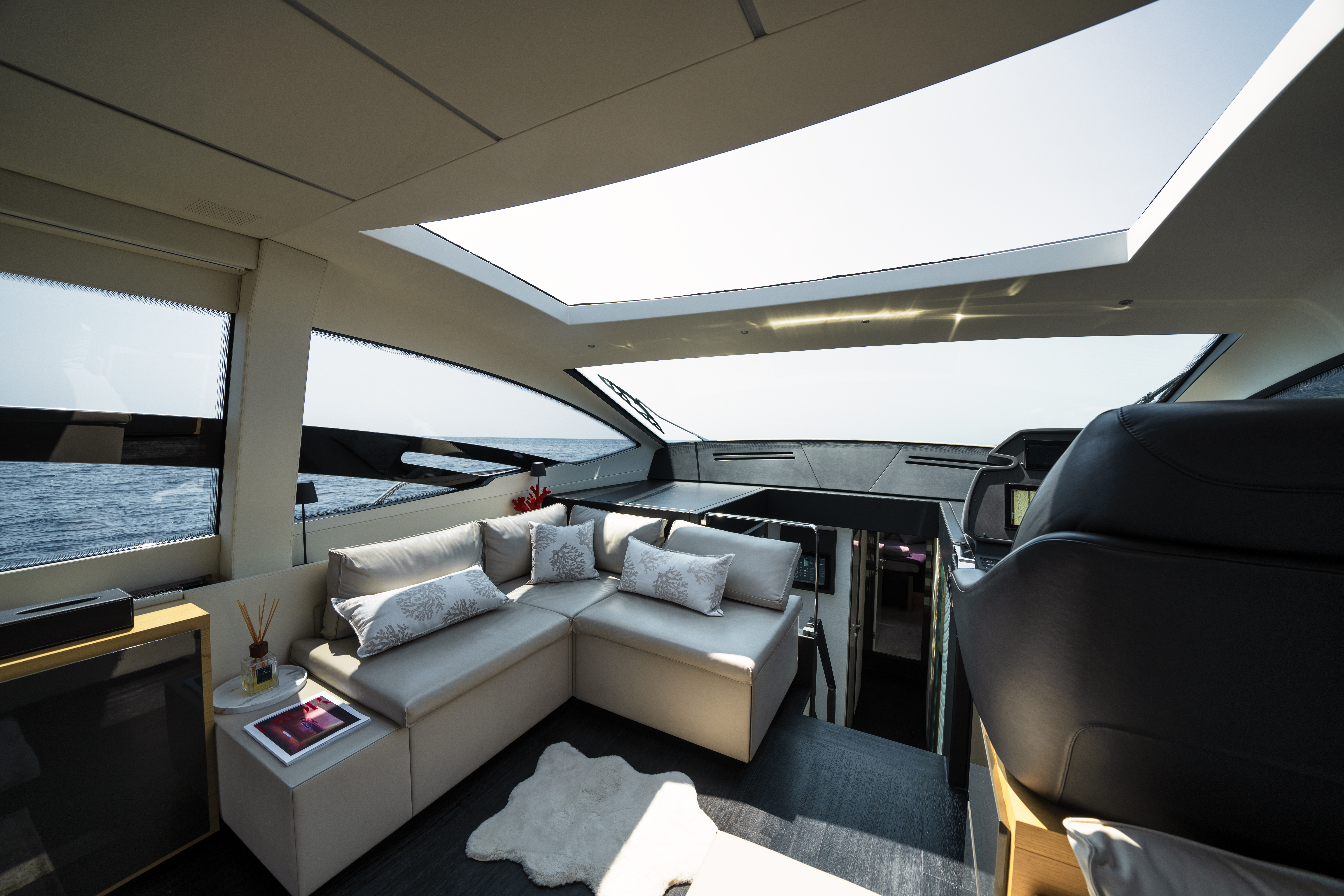 Pershing 70'