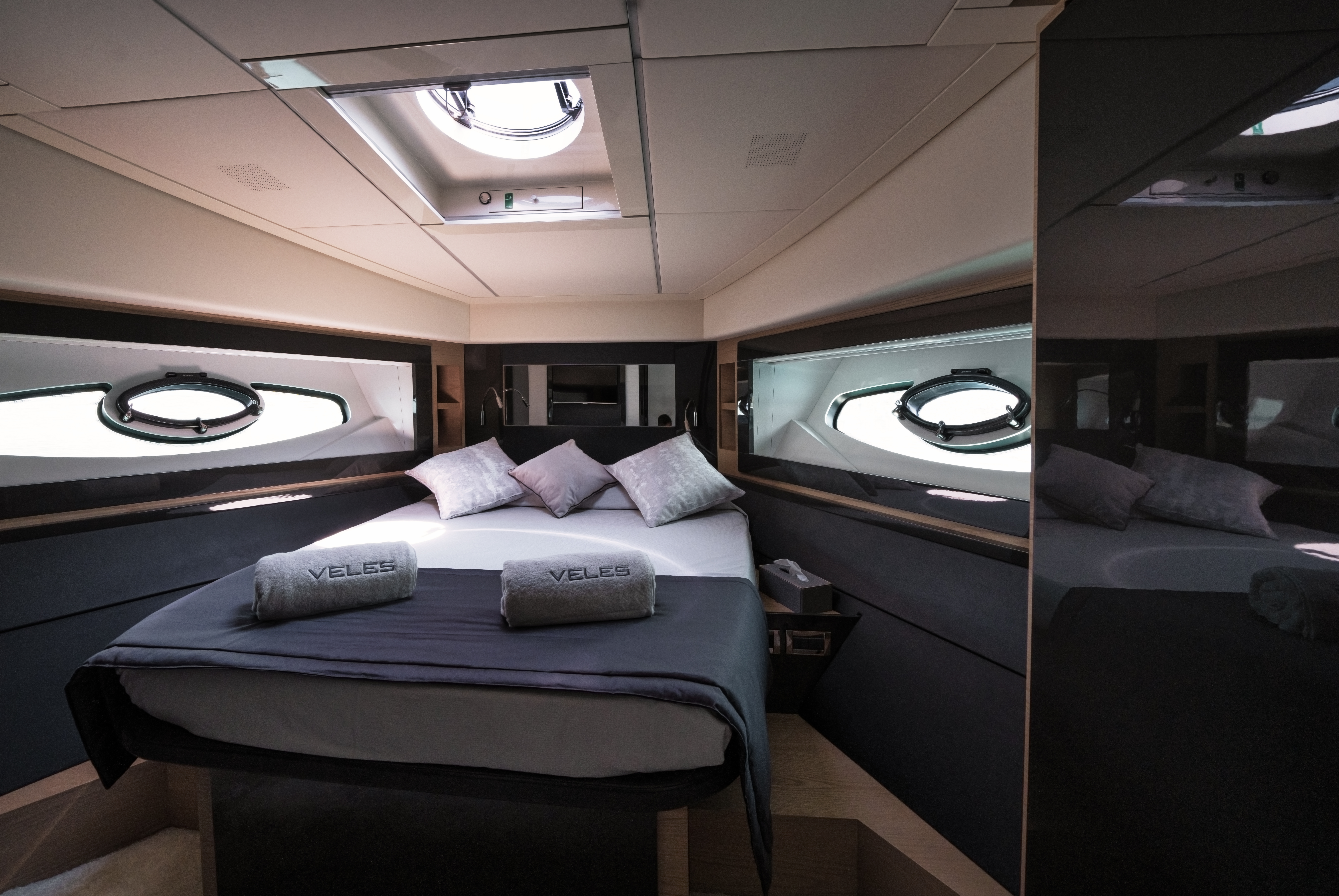 Pershing 70'