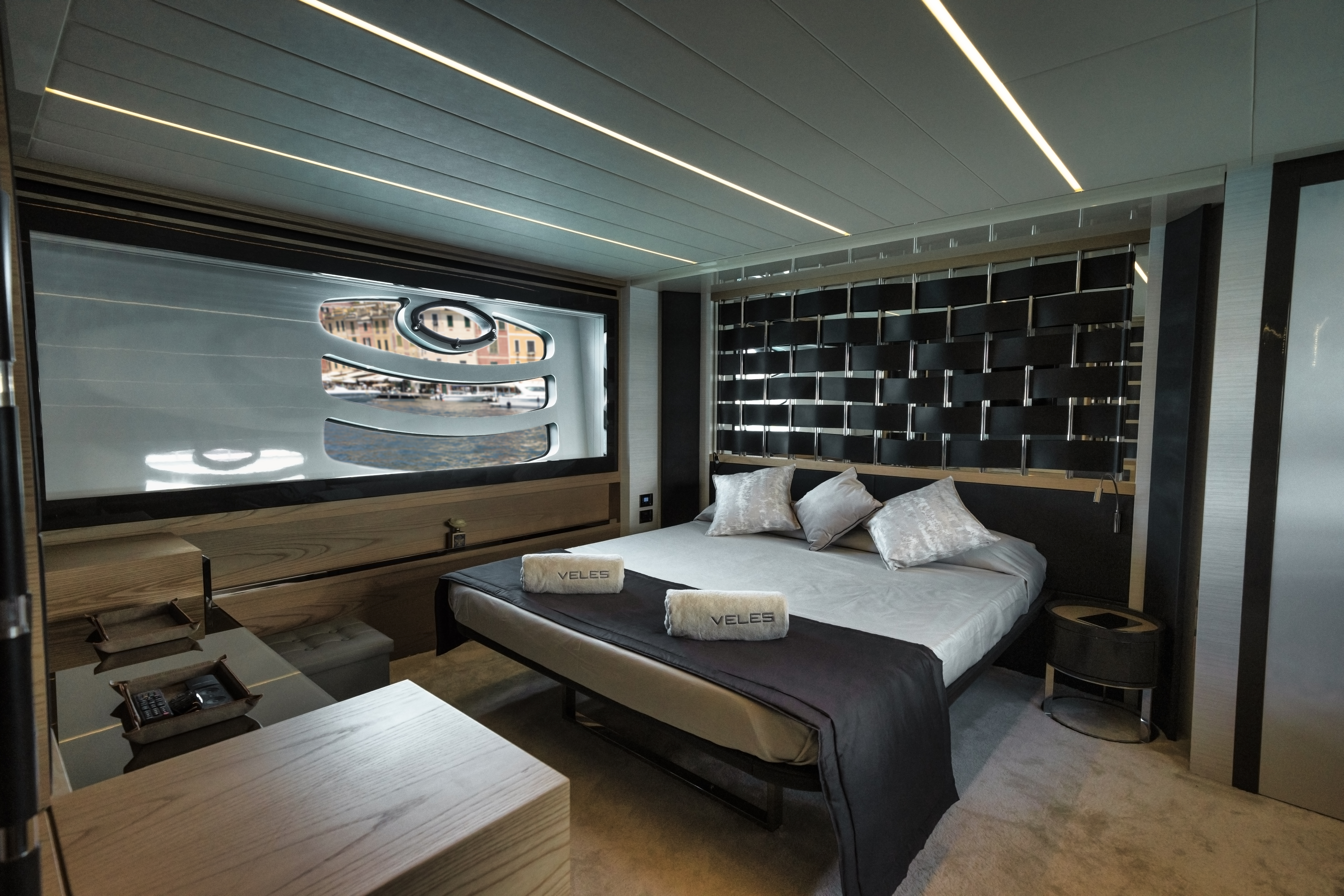 Pershing 70'